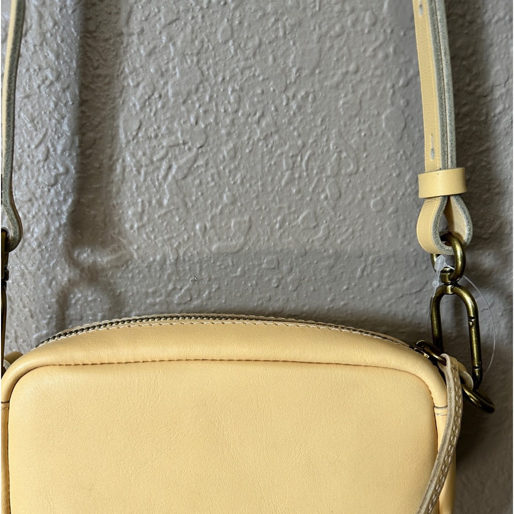 Madewell Mini The Leather
Carabiner Crossbody Bag - Picture 6 of 12